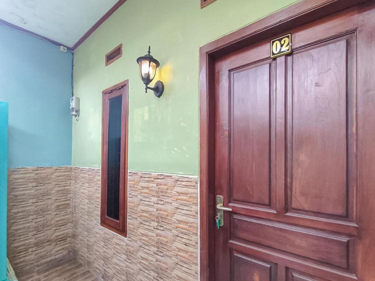 Reddoorz Near Sunrise Mall Mojokerto Exterior photo