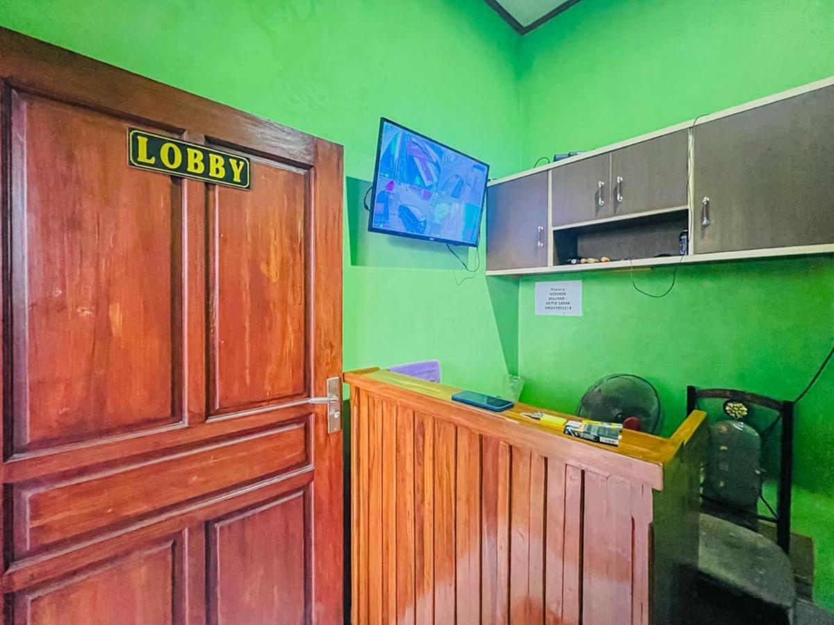 Reddoorz Near Sunrise Mall Mojokerto Exterior photo