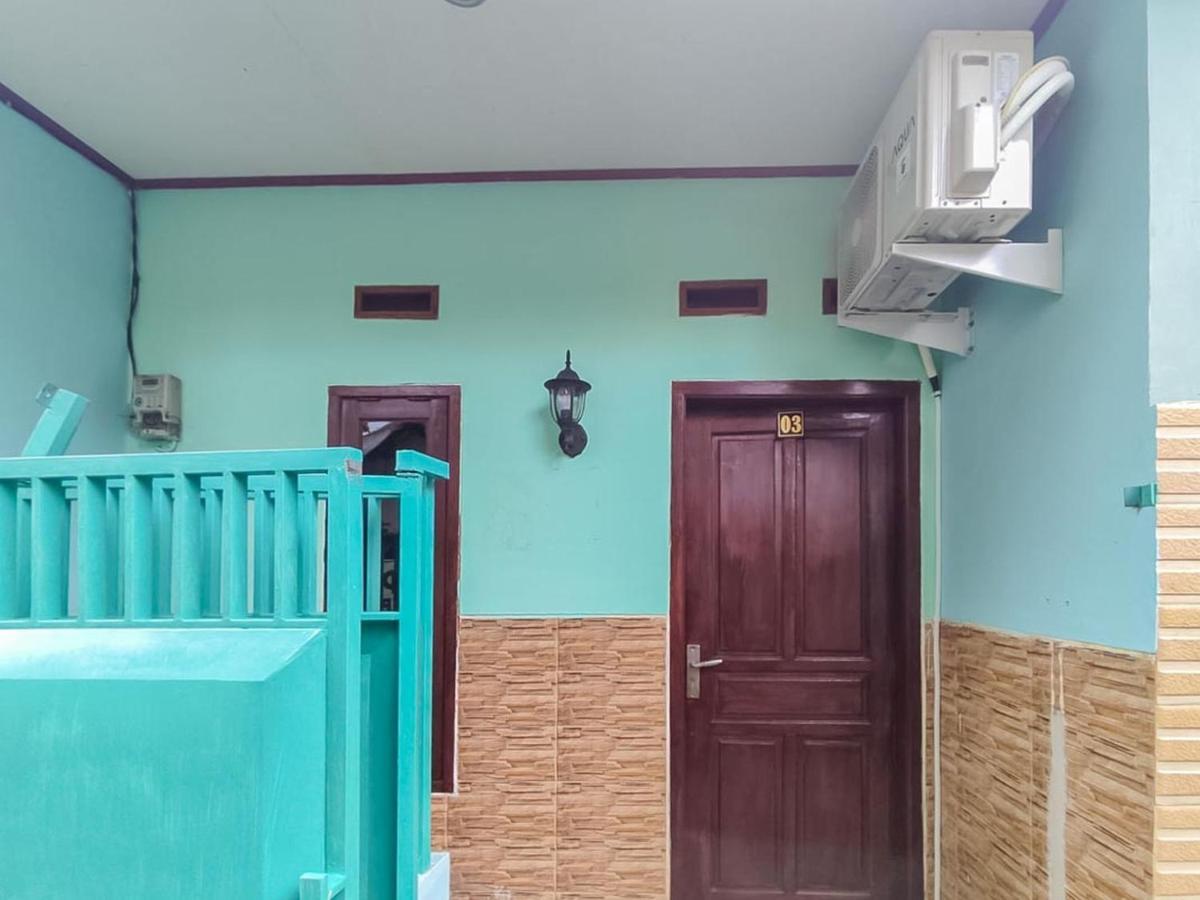 Reddoorz Near Sunrise Mall Mojokerto Exterior photo