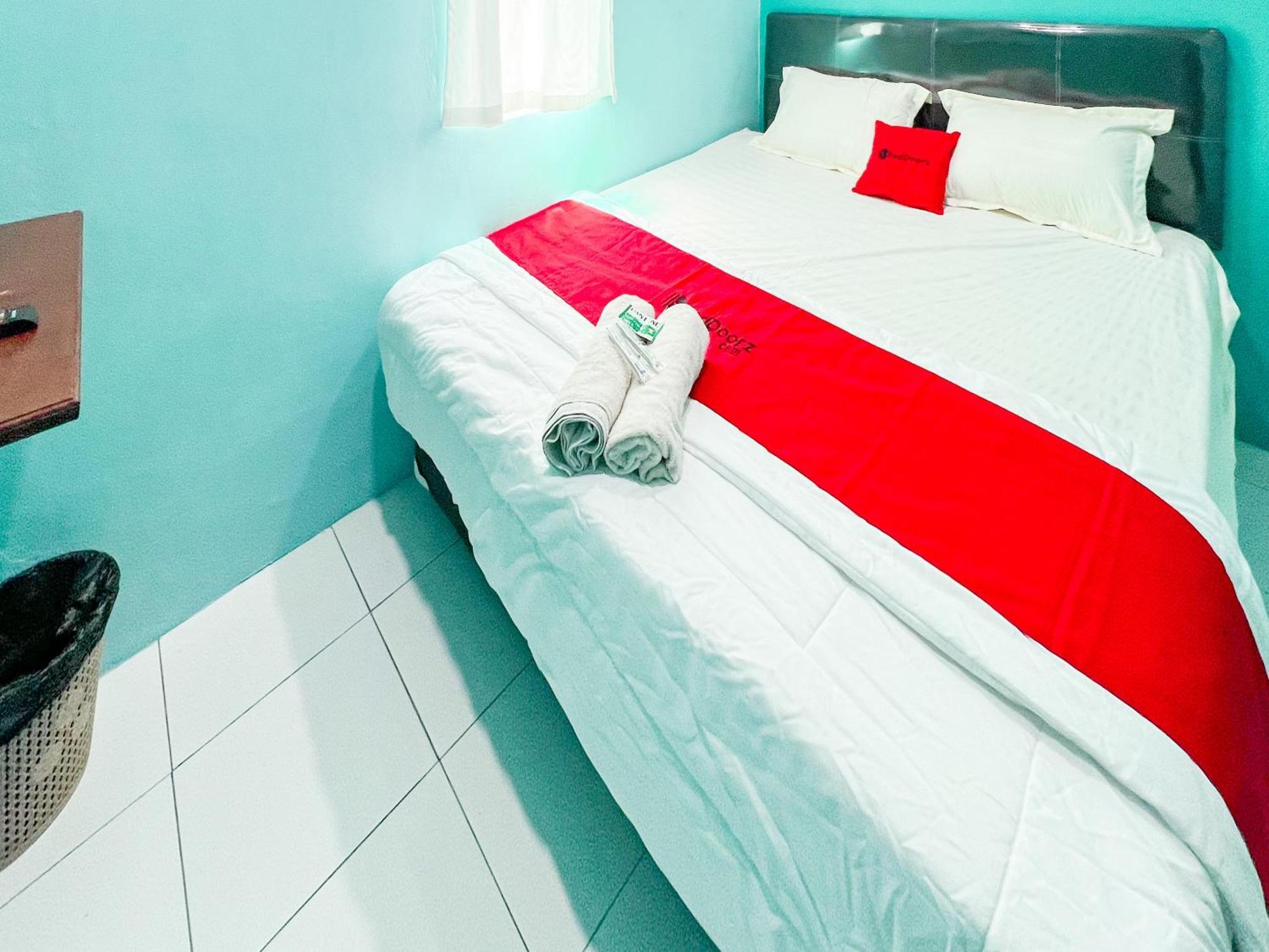 Reddoorz Near Sunrise Mall Mojokerto Exterior photo