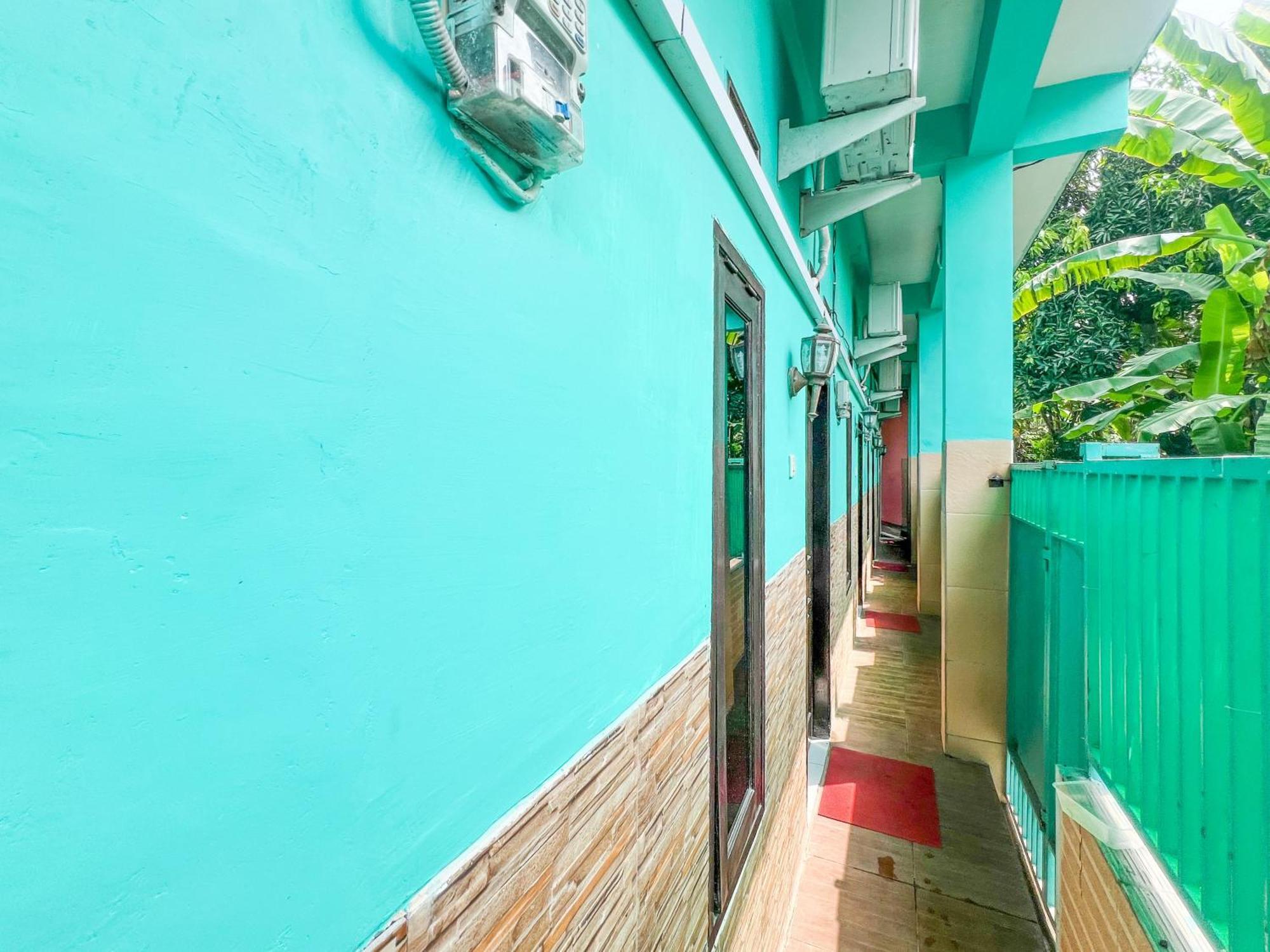 Reddoorz Near Sunrise Mall Mojokerto Exterior photo